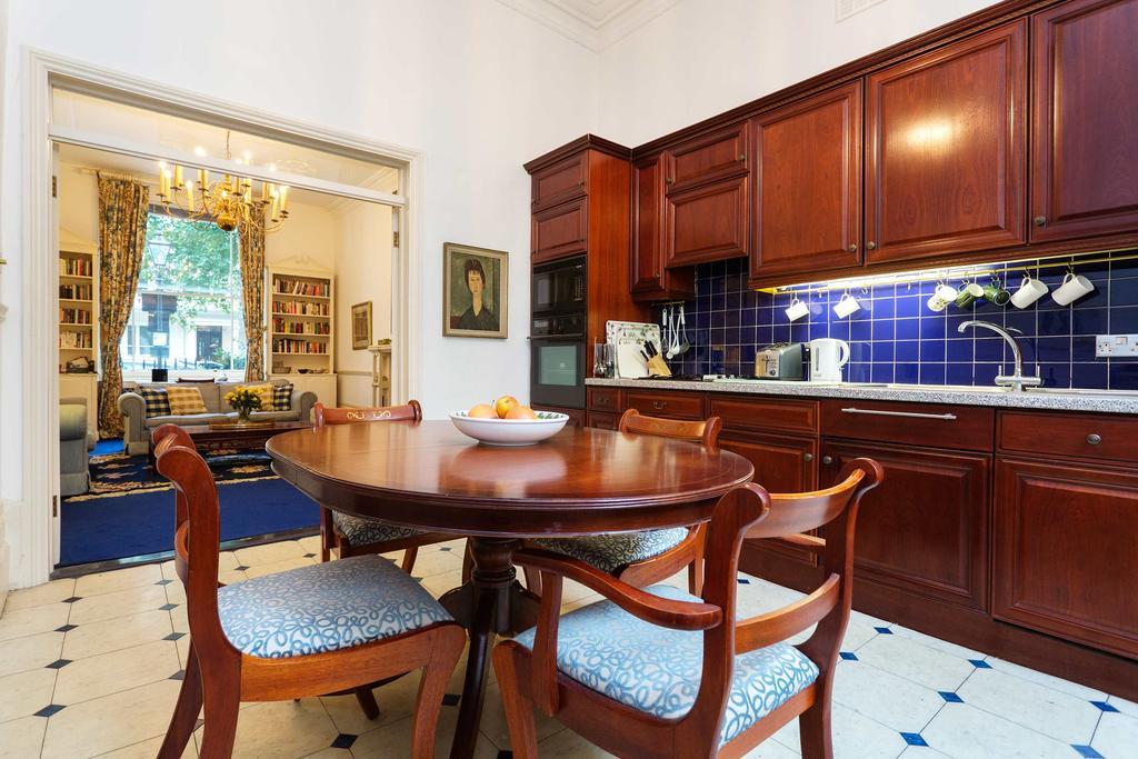 Veeve - Queen'S Gardens Flat 런던 객실 사진